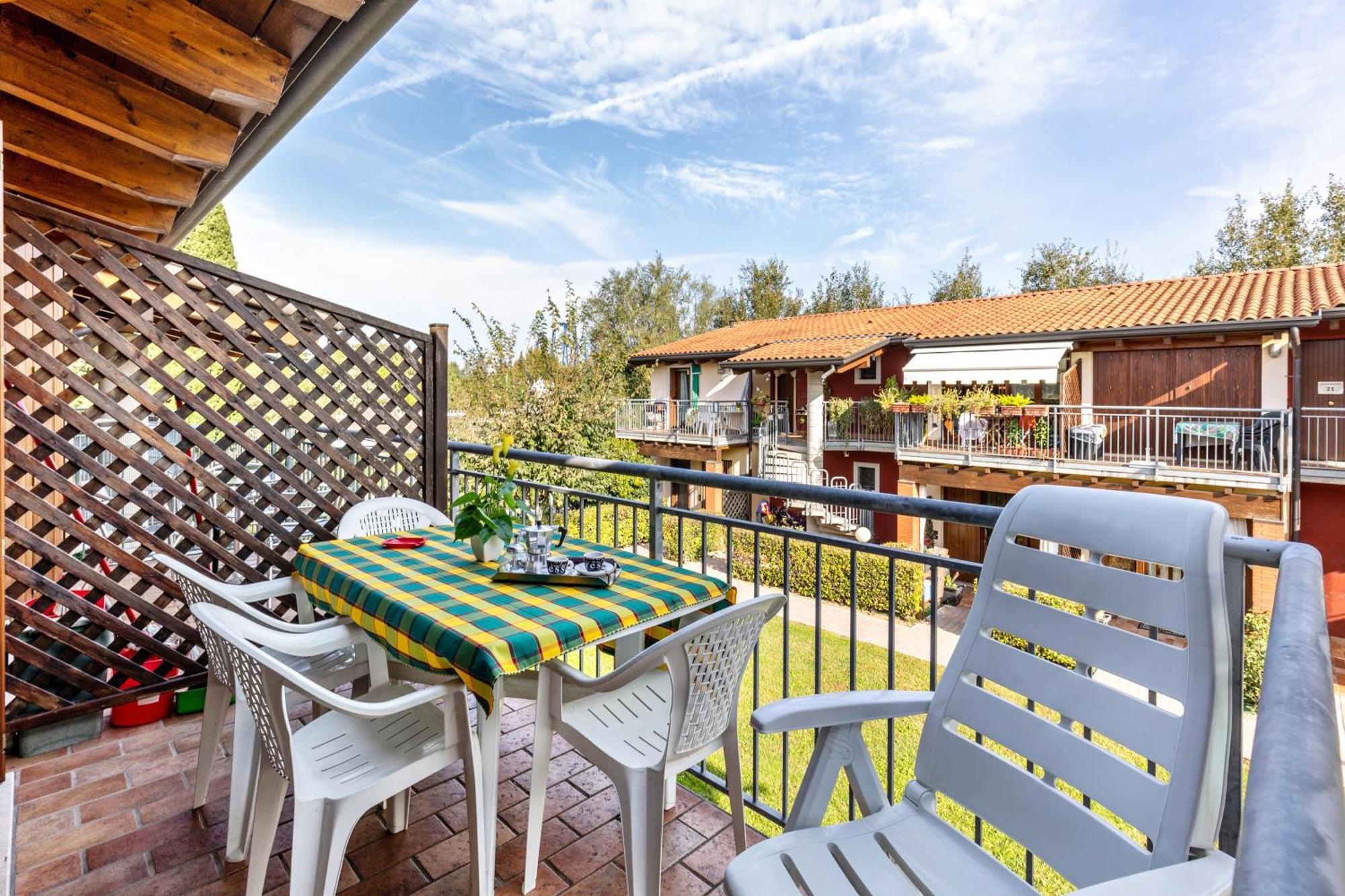Residence La Corte Near Gardaland กัสเตลนูโอโว เดล การ์ดา ภายนอก รูปภาพ