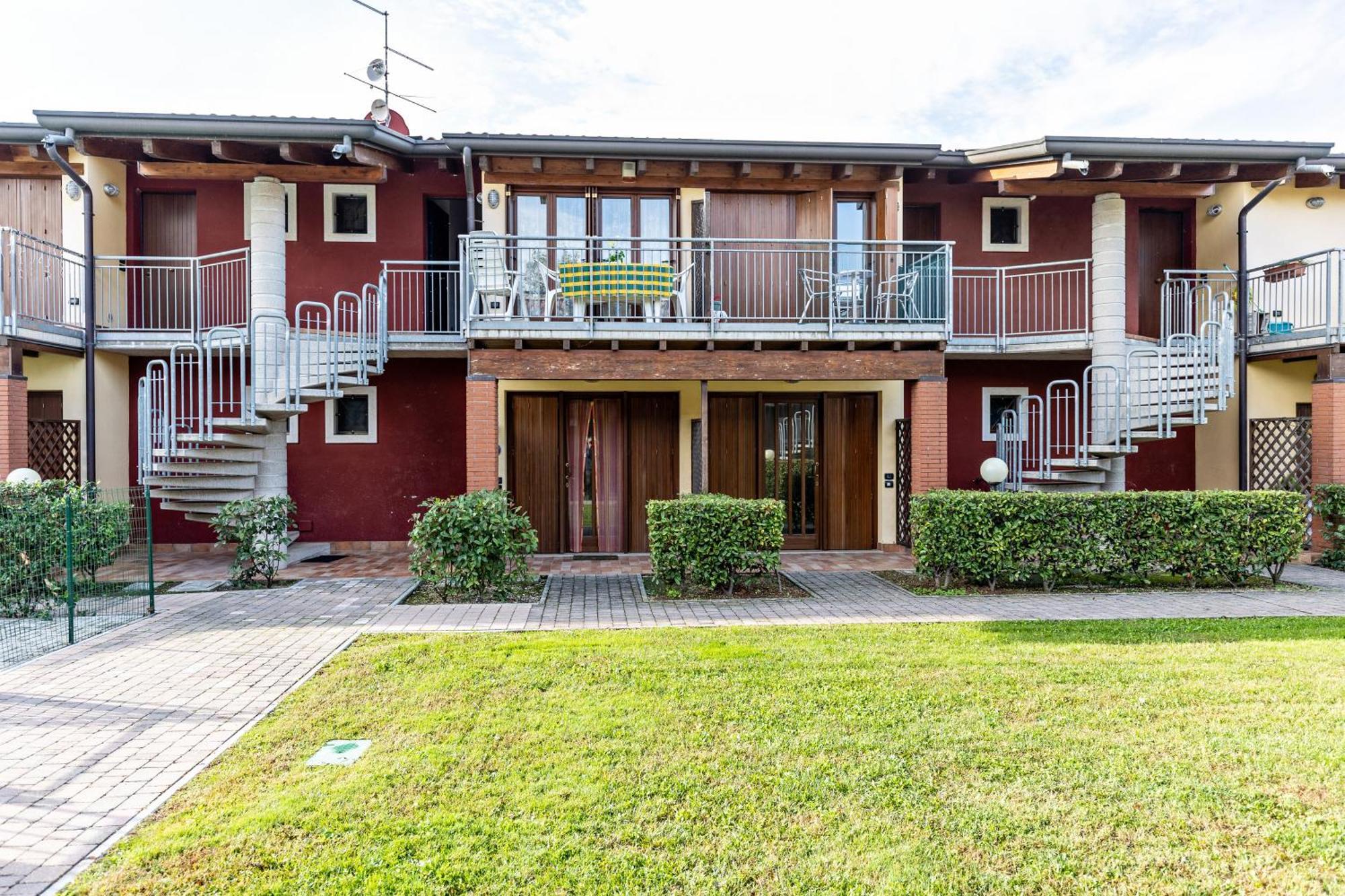 Residence La Corte Near Gardaland กัสเตลนูโอโว เดล การ์ดา ภายนอก รูปภาพ